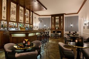 grand hotel dinard le bar