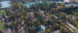 le village camarguais vue aerienne