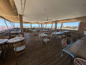 restaurant sur pilotis gruissan interieur