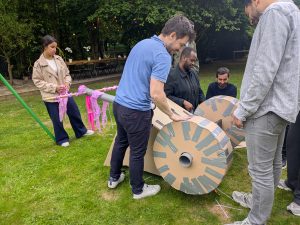 team building course de chars en carton (3)